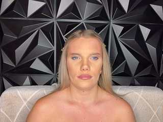 LYALYAtop