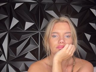 LYALYAtop