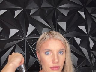 LYALYAtop
