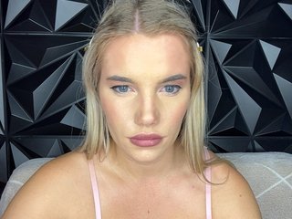 LYALYAtop