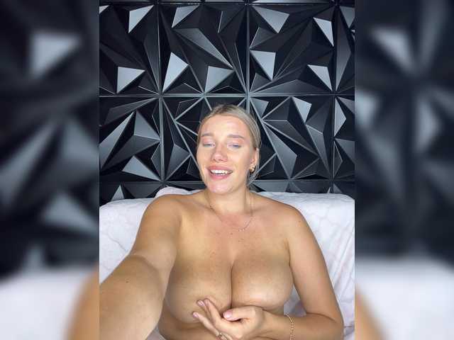 LYALYAtop live webcam show