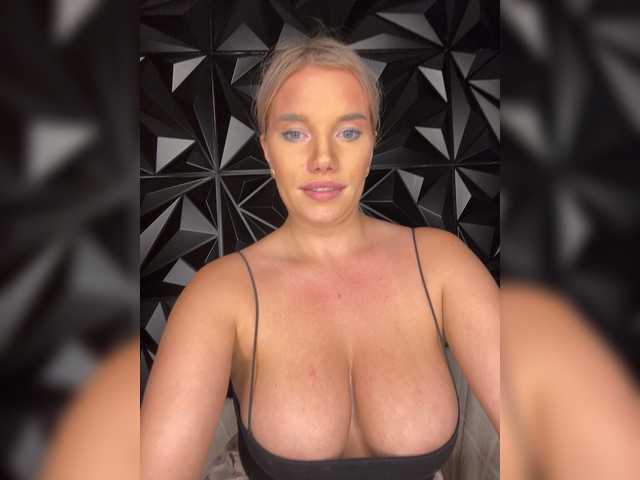 LYLAtop live cam on BongaCams