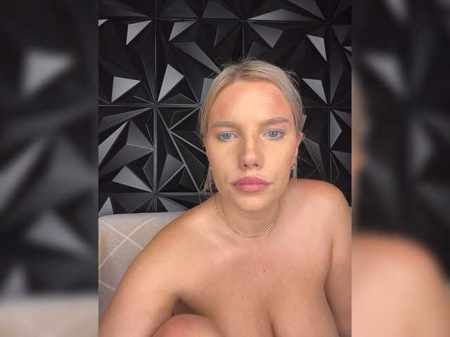 LYALYAtop