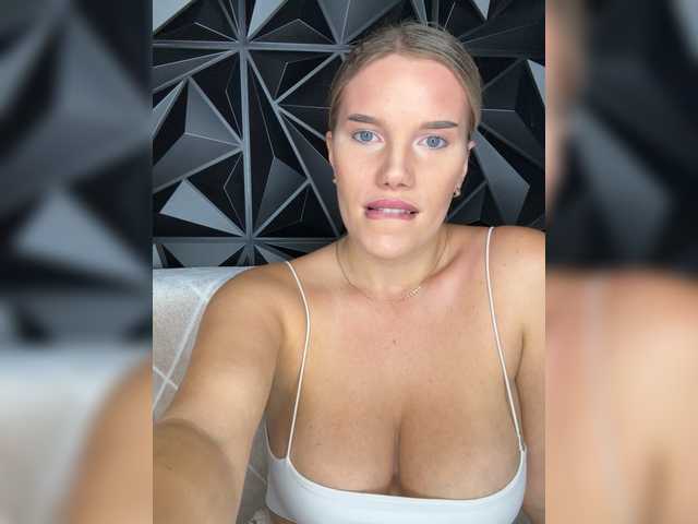 LYALYAtop