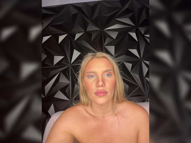 LYALYAtop