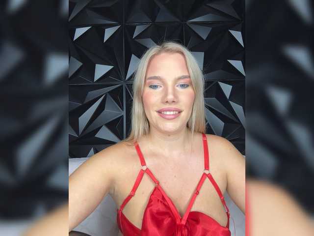 LYLAtop live cam on BongaCams