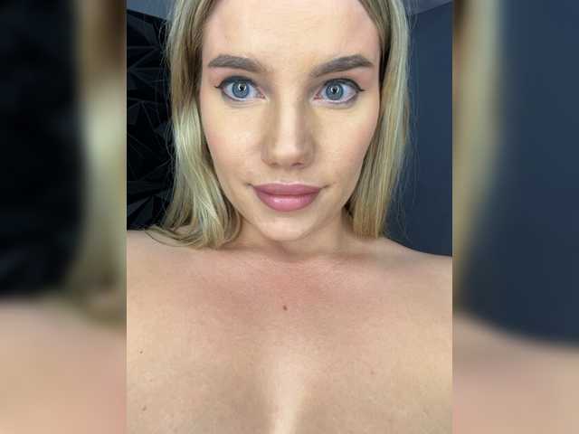 LYLAtop live cam on BongaCams