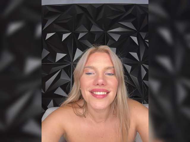 LYALYAtop