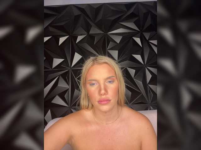 LYALYAtop