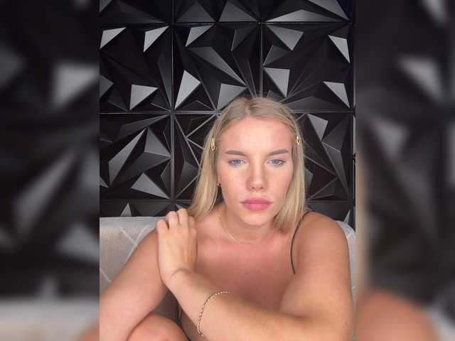 LYALYAtop
