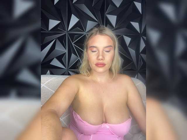 LYALYAtop