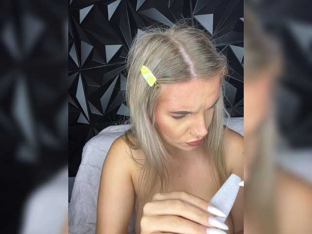 LYLAtop live cam on BongaCams