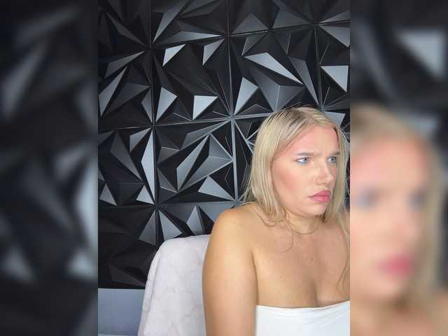 LYLAtop live cam on BongaCams