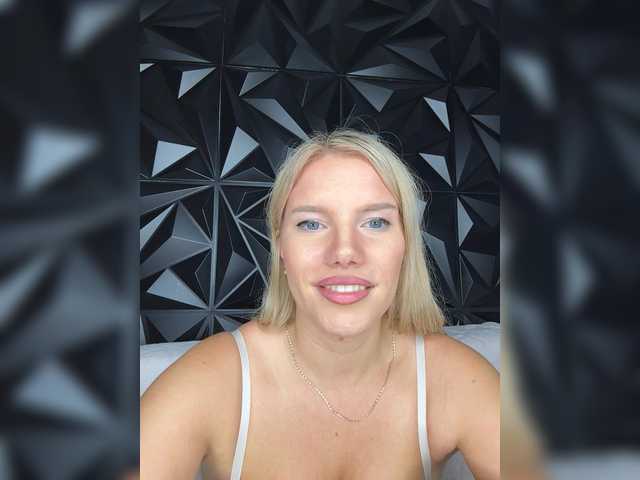 LYLAtop live cam on BongaCams