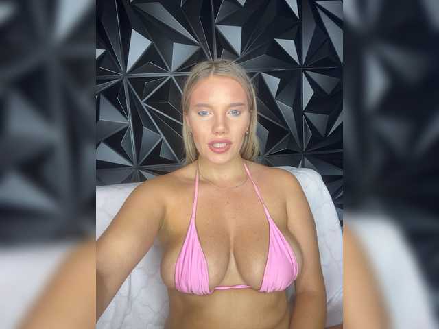LYLAtop live cam on BongaCams