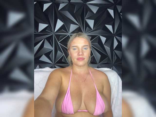 LYALYAtop live webcam show