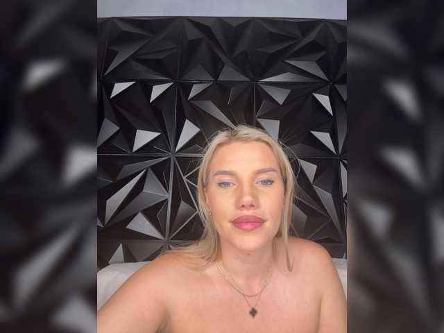 LYALYAtop