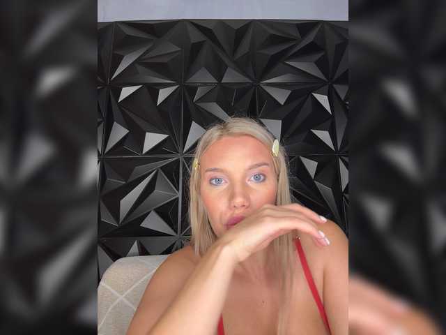 LYLAtop live cam on BongaCams