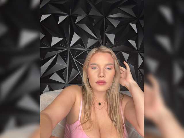 LYALYAtop