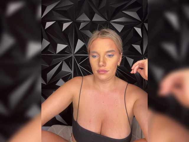LYALYAtop