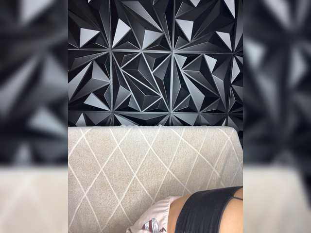 LYLAtop live cam on BongaCams