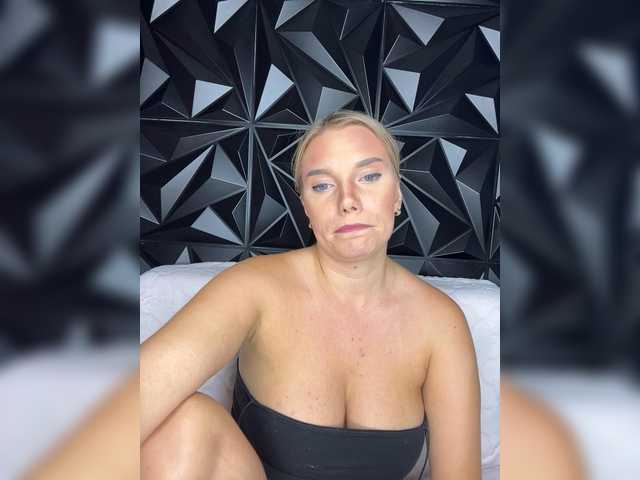 LYLAtop live cam on BongaCams