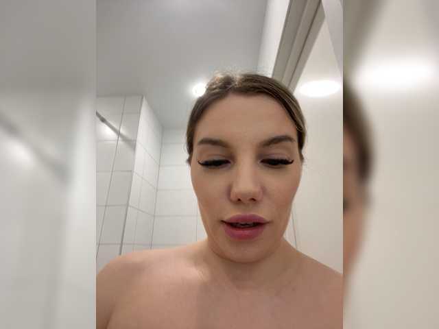 LYLAtop's BongaCams show and profile