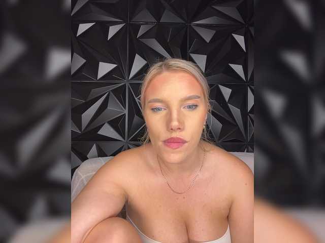 LYALYAtop