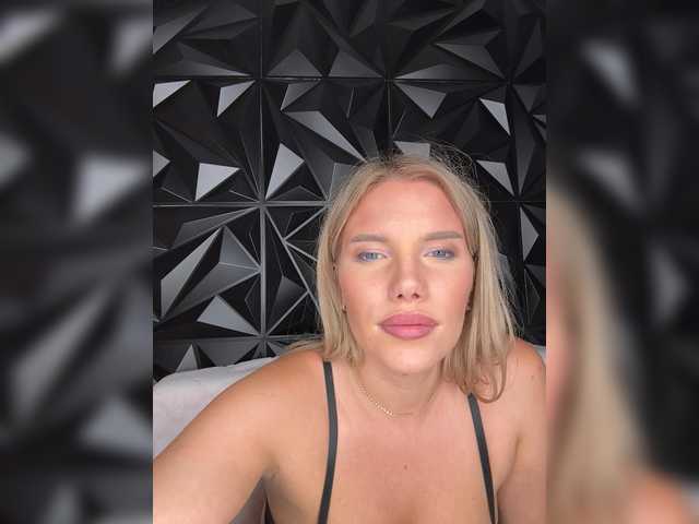 LYLAtop live cam