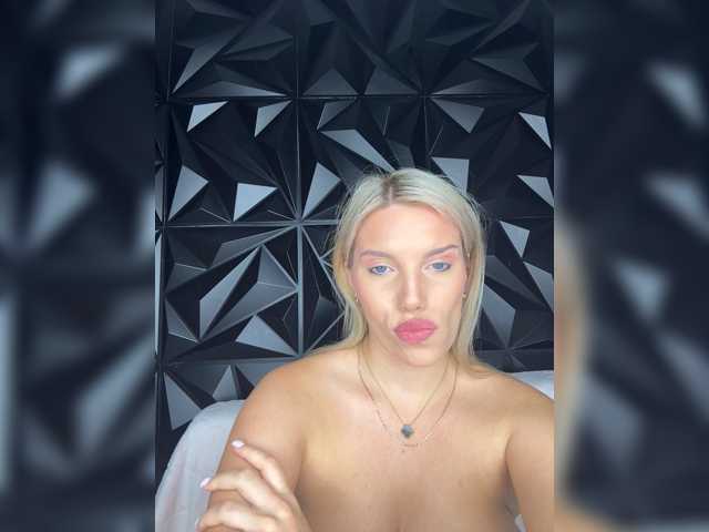 LYALYAtop