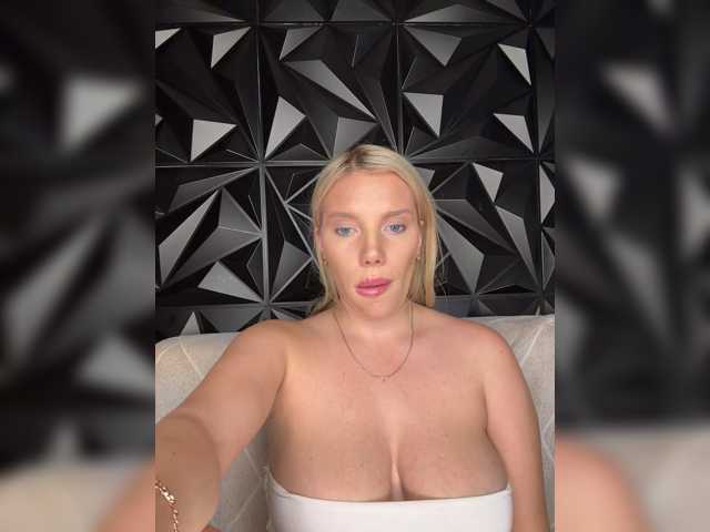 LYALYAtop