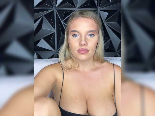 LYLAtop live cam on BongaCams