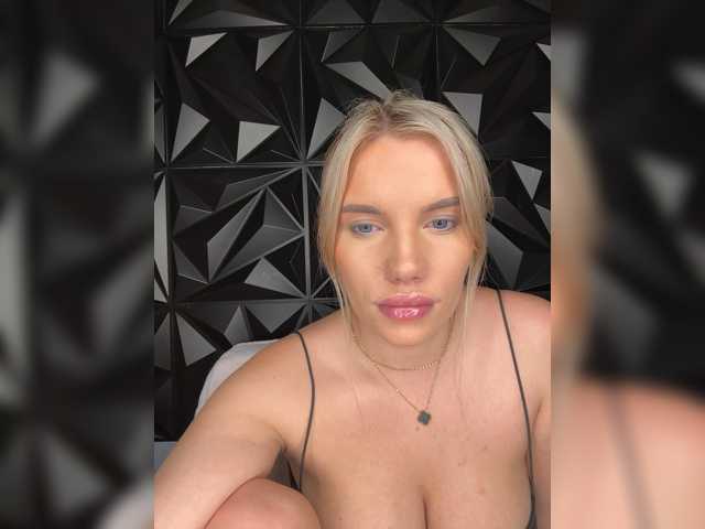 LYLAtop, en directo ahora en BongaCams