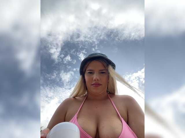 LYLAtop Live Cam on BongaCams