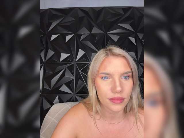 LYALYAtop