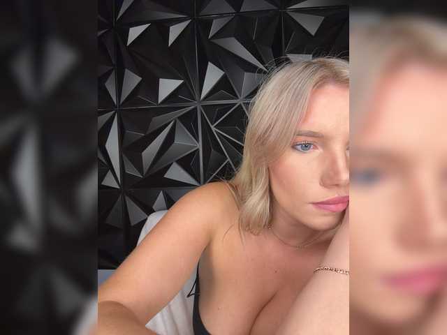 LYLAtop live cam on BongaCams