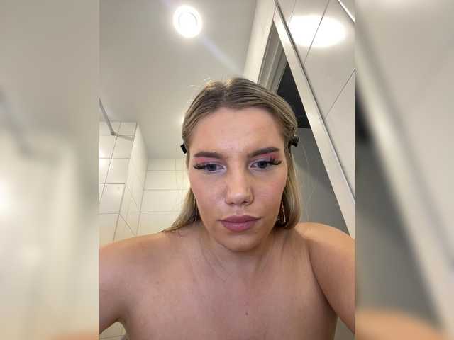 LYALAtop preview