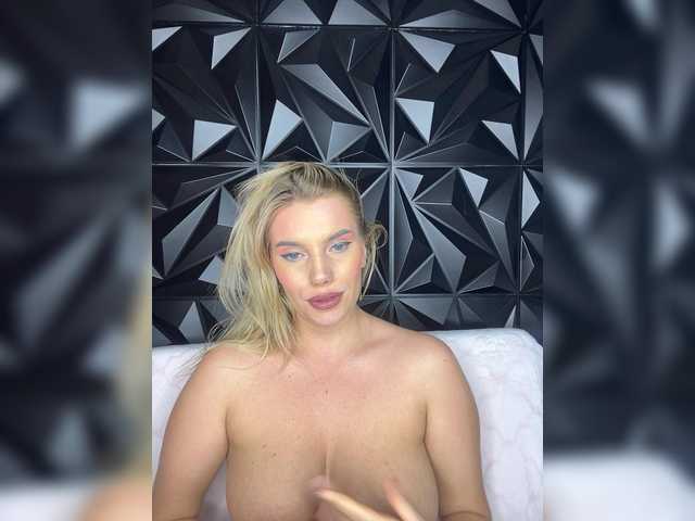 Live трансляция LYALYAtop - Runet.cam