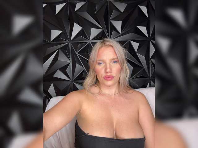 LYALYAtop