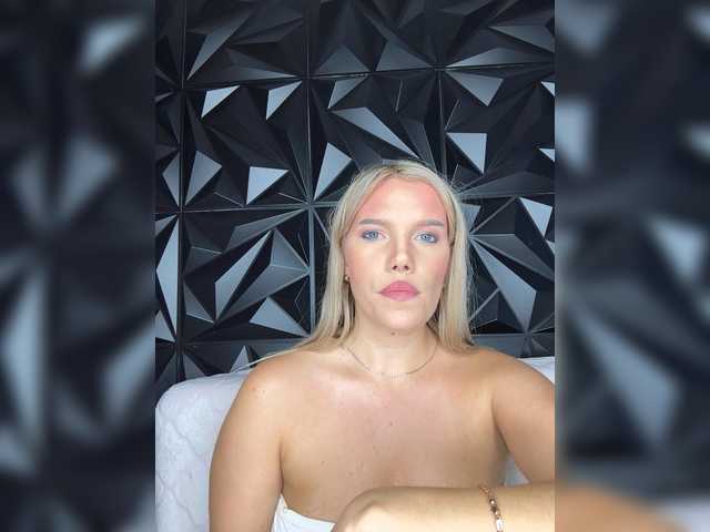 LYLAtop live cam
