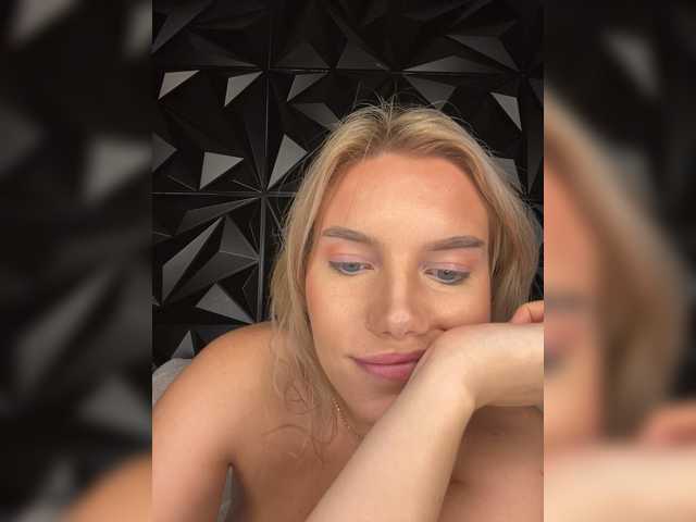 LYALYAtop