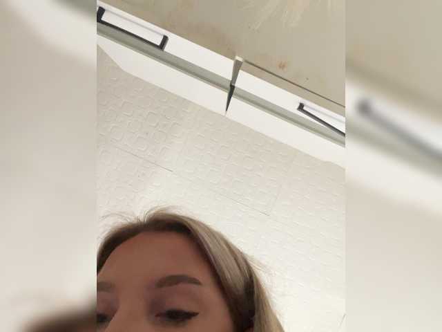 LYLAtop live cam on BongaCams