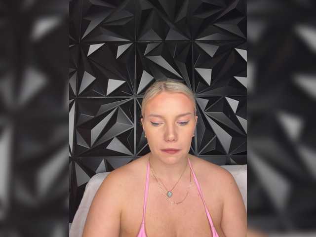 LYLAtop live cam on BongaCams