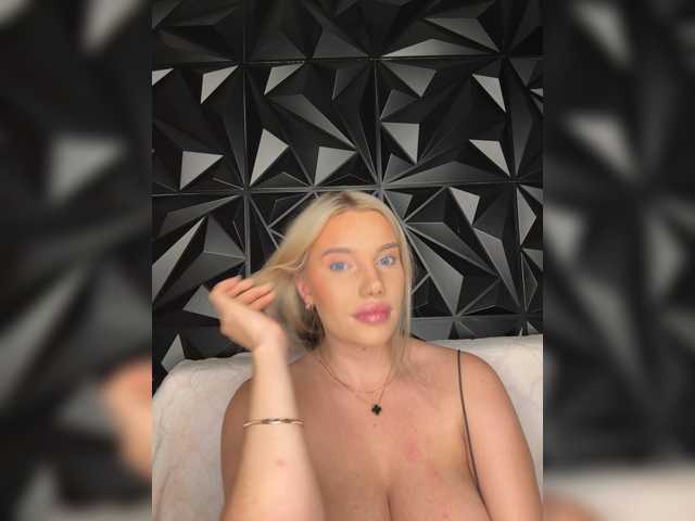 LYLAtop live cam