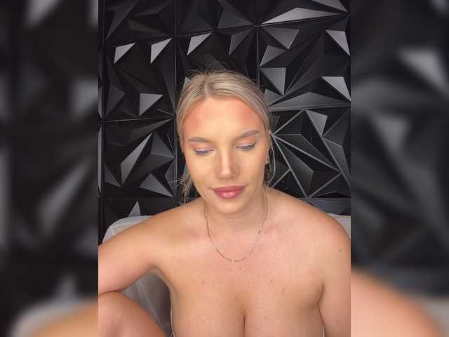 LYALYAtop