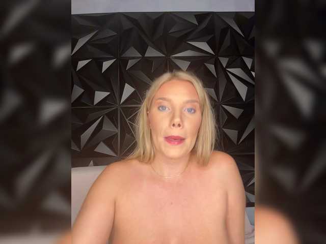 LYLAtop live cam on BongaCams
