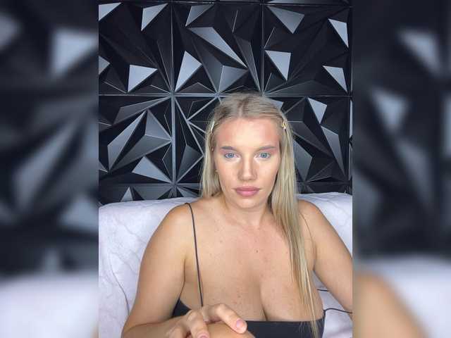 LYLAtop live webcam show