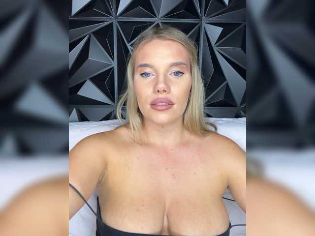 LYLAtop live webcam show