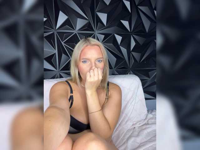 LYLAtop live cam on BongaCams
