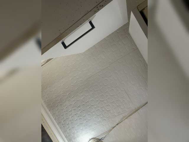 LYALAtop preview